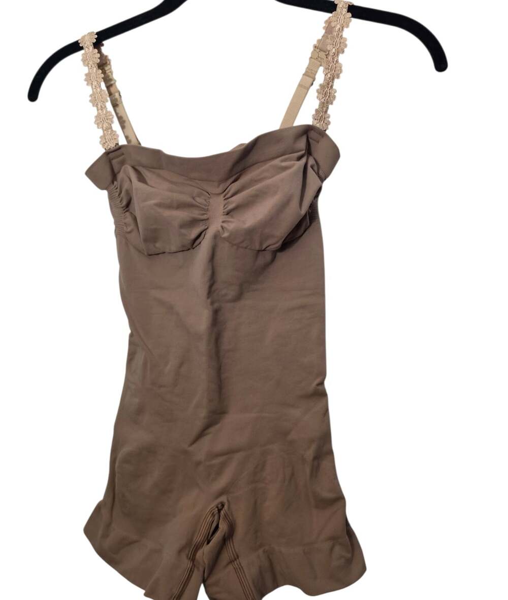 NWOT Skims Seamless Sculpt Strapless Shortie Tan Bodysuit Sz L